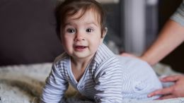 Entwicklung Baby: Das passiert Monat für Monat